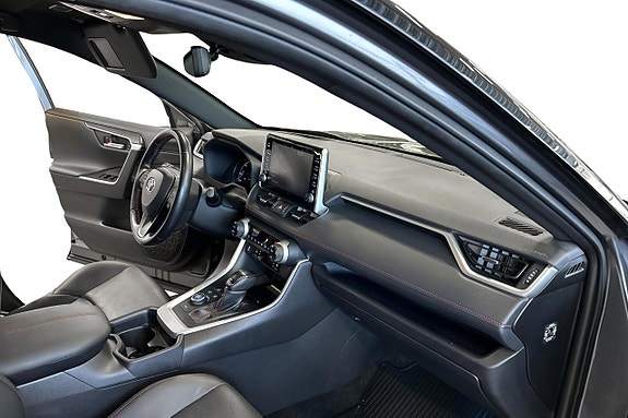 Toyota RAV4 Plug-in Hybrid 15 of 19