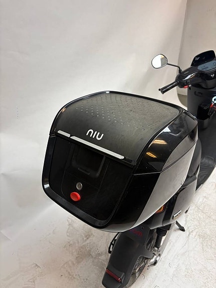 Elmoped 25 KM/H - NIU MQi+ sport 3 of 6
