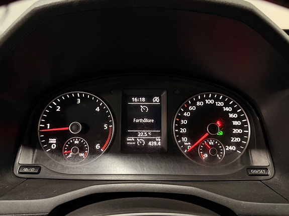 Volkswagen Caddy Maxi 16 of 25