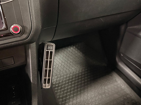 Volkswagen Caddy Maxi 23 of 25