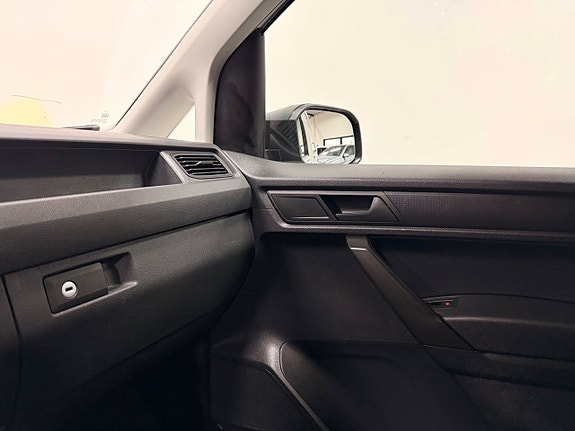 Volkswagen Caddy Maxi 24 of 25
