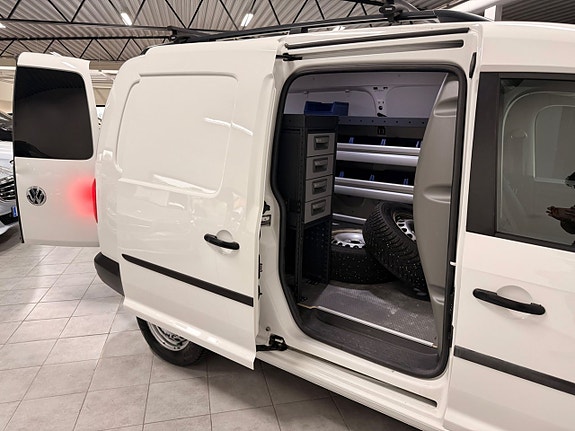 Volkswagen Caddy Maxi 11 of 25