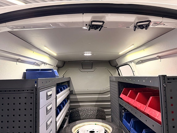 Volkswagen Caddy Maxi 10 of 25