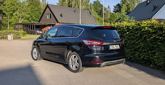 Ford S-MAX 3 of 5