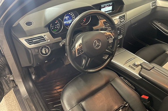 Mercedes-Benz E220 7 of 16