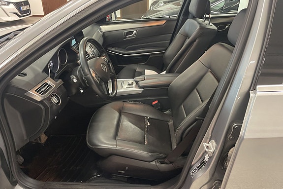 Mercedes-Benz E220 6 of 16