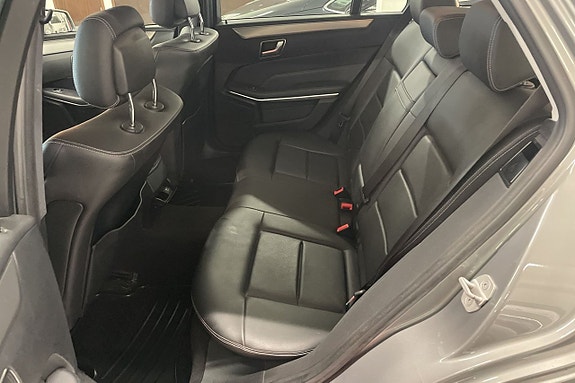Mercedes-Benz E220 15 of 16