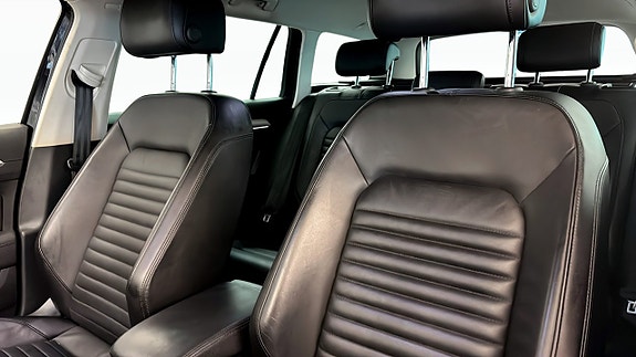 Volkswagen Passat Alltrack 12 of 12
