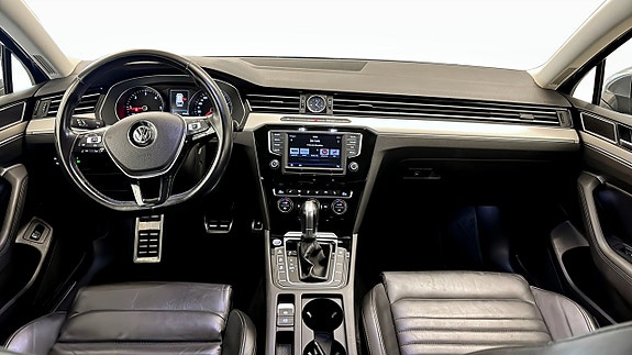 Volkswagen Passat Alltrack 4 of 5