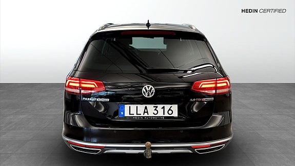 Volkswagen Passat Alltrack 7 of 12