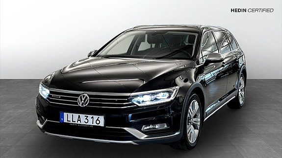 Volkswagen Passat Alltrack 11 of 12
