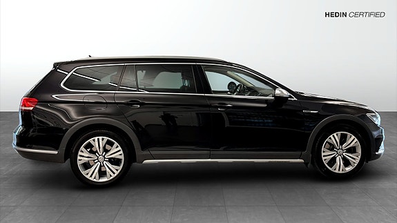 Volkswagen Passat Alltrack 6 of 12