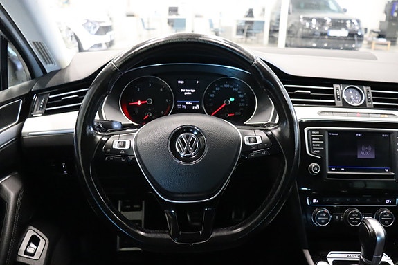 Volkswagen Passat Alltrack 15 of 26