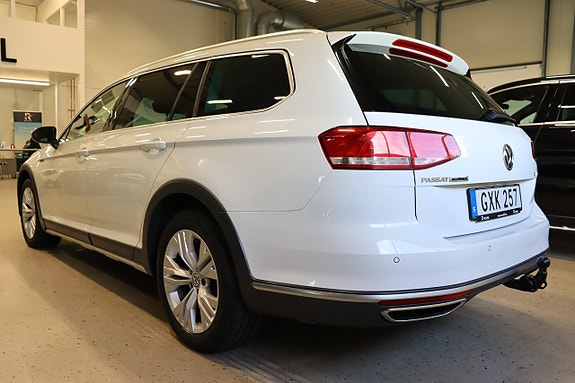 Volkswagen Passat Alltrack 5 of 26