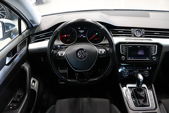 Volkswagen Passat Alltrack 14 of 26
