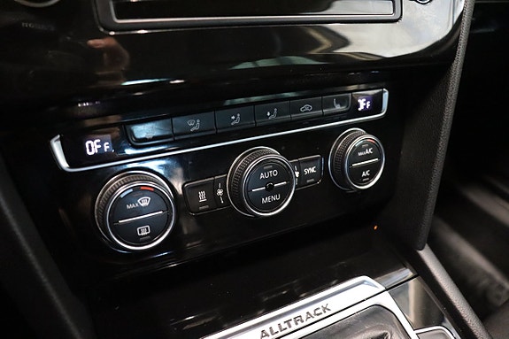 Volkswagen Passat Alltrack 20 of 26