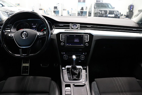 Volkswagen Passat Alltrack 16 of 26