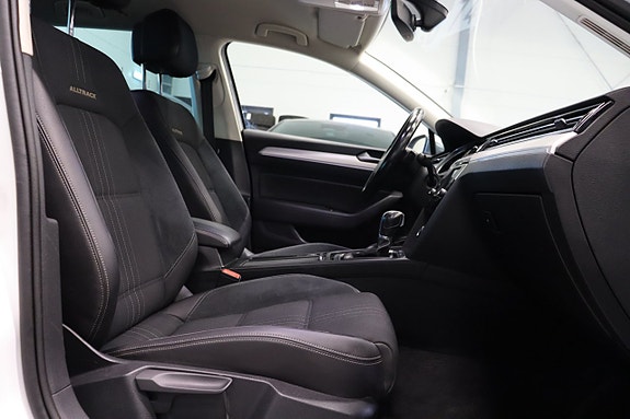Volkswagen Passat Alltrack 11 of 26