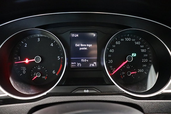 Volkswagen Passat Alltrack 18 of 26