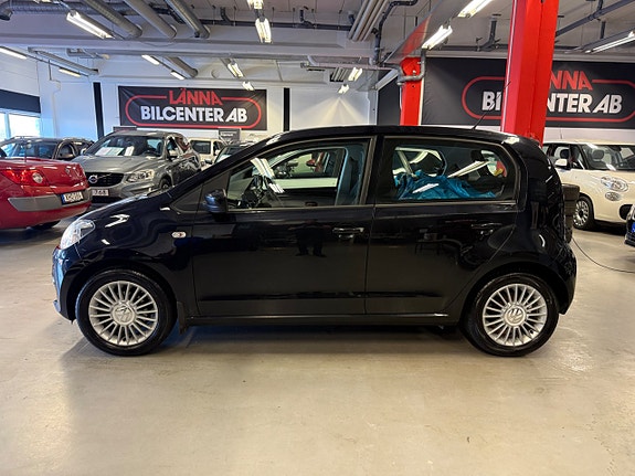 Volkswagen UP! 3 of 5