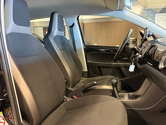 Volkswagen UP! 16 of 21