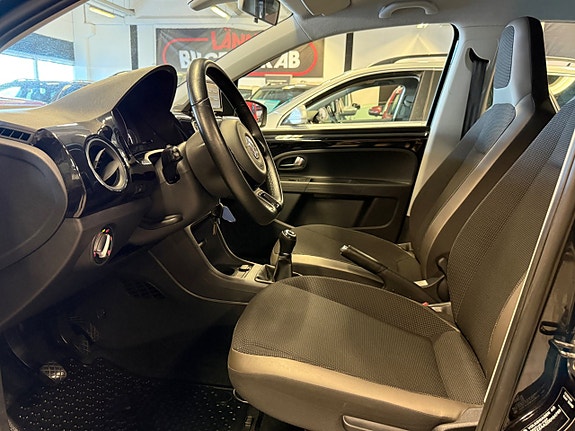 Volkswagen UP! 15 of 21