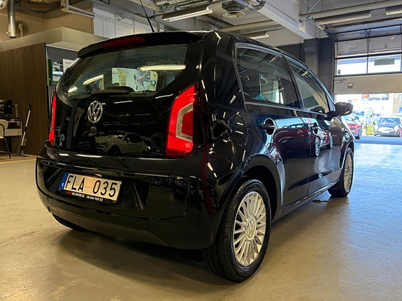 Volkswagen UP! 9 of 21