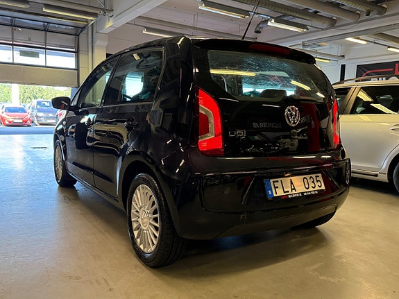 Volkswagen UP! 7 of 21