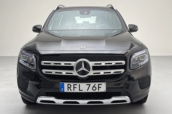 Mercedes-Benz GLB180 8 of 14