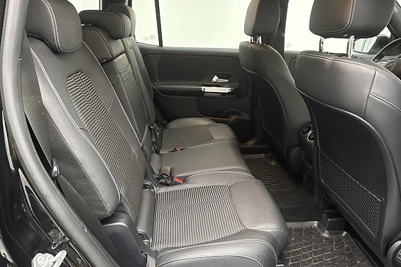 Mercedes-Benz GLB180 6 of 14