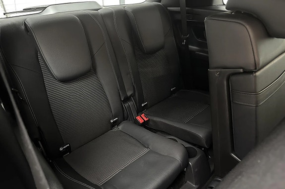 Mercedes-Benz GLB180 2 of 14
