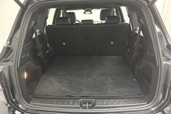 Mercedes-Benz GLB180 13 of 14