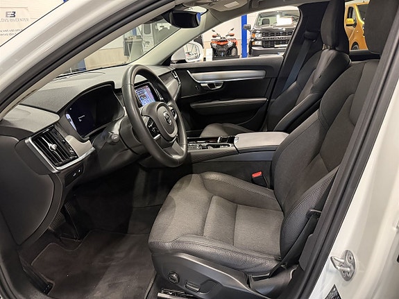 Volvo V90 8 of 22