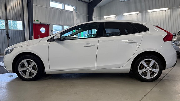 Volvo V40 5 of 5