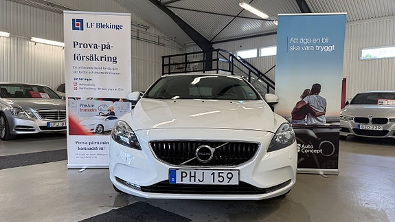 Volvo V40 3 of 5