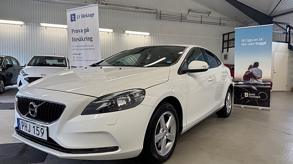 Volvo V40 4 of 5