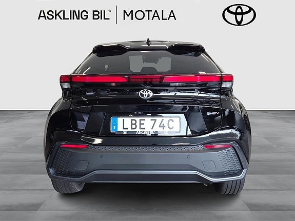 Toyota C-HR 5 of 12
