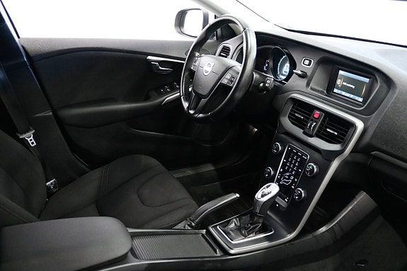 Volvo V40 6 of 23