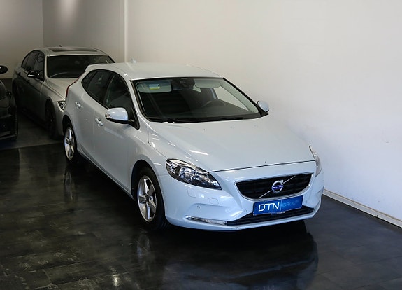 Volvo V40 4 of 23
