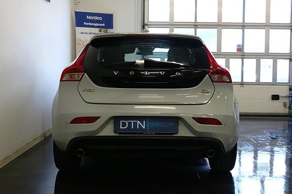 Volvo V40 3 of 23