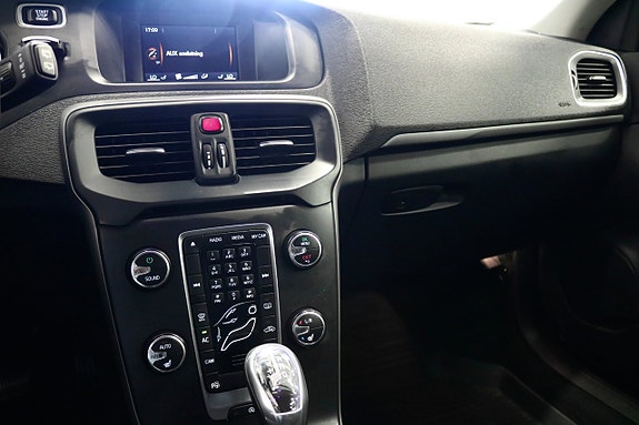 Volvo V40 14 of 23