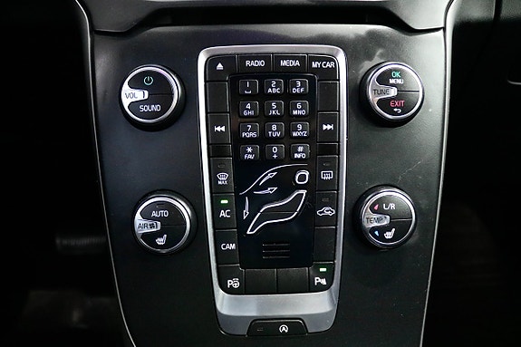 Volvo V40 17 of 23