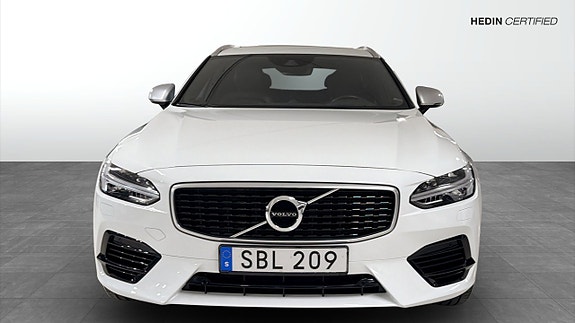 Volvo V90 2 of 12