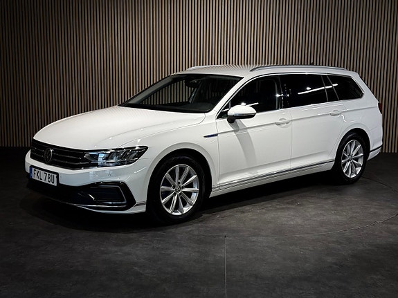 Volkswagen Passat 11 of 26