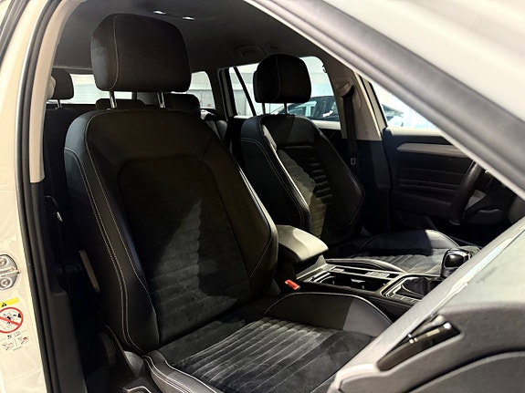 Volkswagen Passat 25 of 26