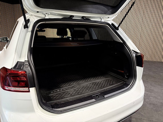 Volkswagen Passat 6 of 26