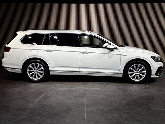 Volkswagen Passat 3 of 5
