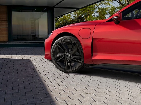 Audi e-tron GT 10 of 10