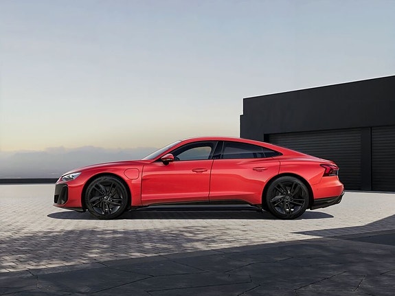Audi e-tron GT 2 of 5