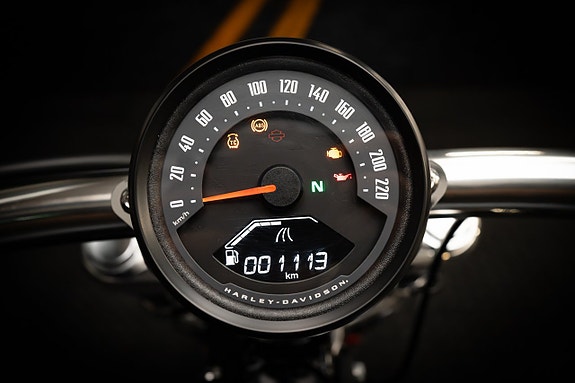Harley-Davidson Softail Breakout (FXBR) 10 of 16